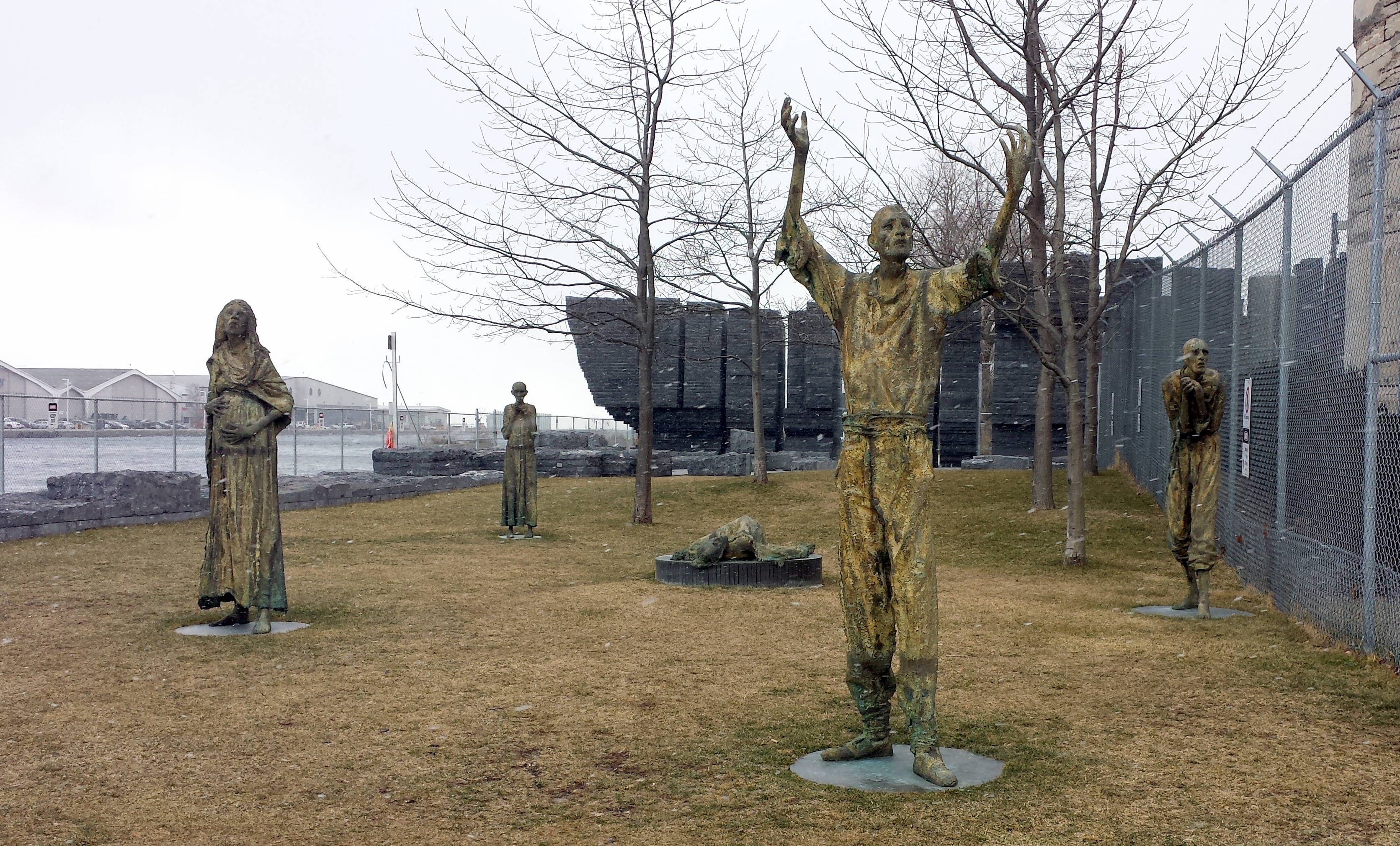 Statues at Ireland Park