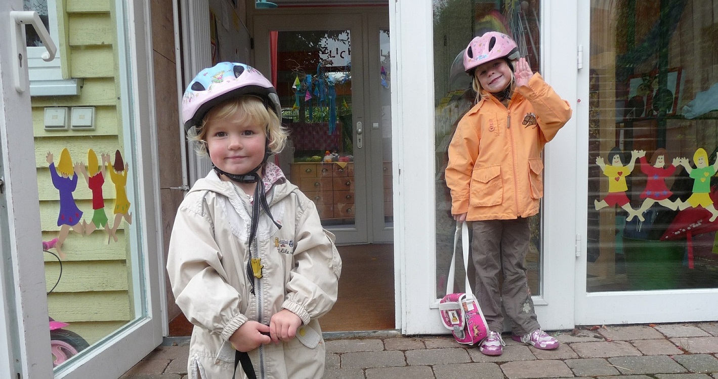 children walk to kindergarten