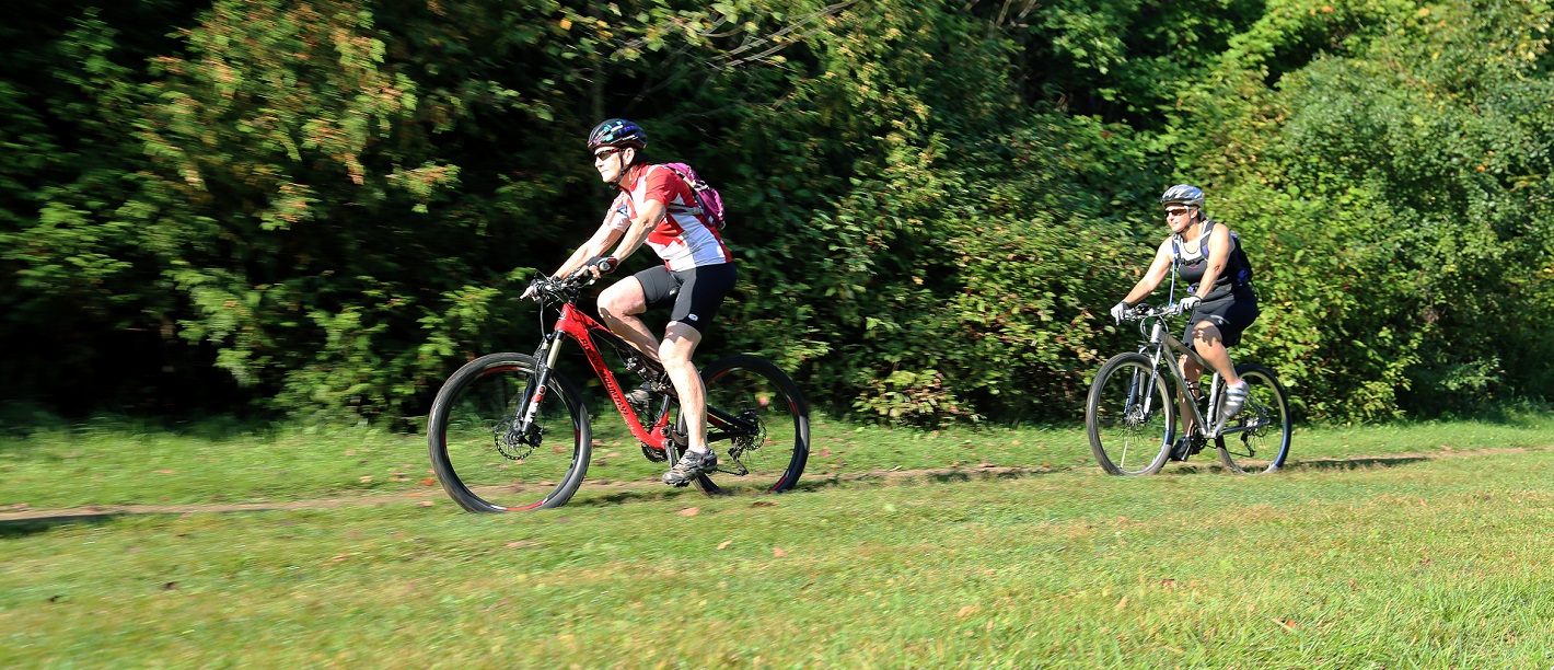 mountain bikers at Albion Hills Conservation Park