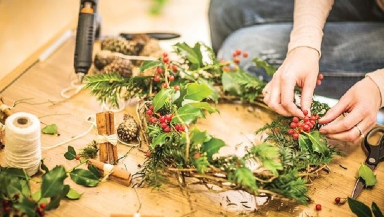 holiday wreath making workshop