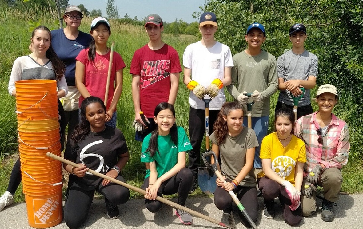 Conservation Youth Corps students from Peel Region take part in planting event