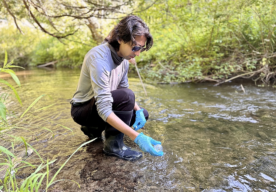 a member of the TRCA water quality team conducts monitoring in the field