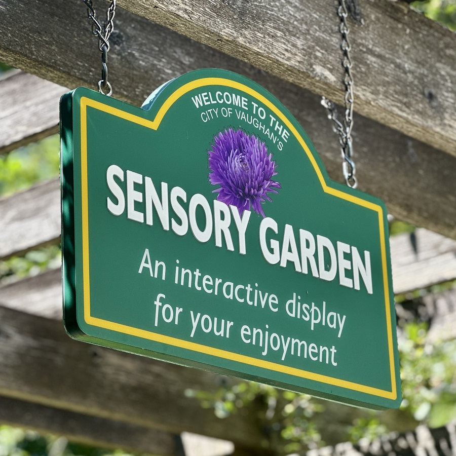 a sign at the entrance to a sensory garden in the Thornhill SNAP neighbourhood